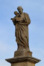 https://upload.wikimedia.org/wikipedia/commons/b/b9/Svat%C3%BD_Josef_na_Loukovci.JPG