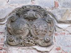 https://upload.wikimedia.org/wikipedia/commons/thumb/5/55/Vald%C5%A1tejnsk%C3%BD_znak.jpg/1024px-Vald%C5%A1tejnsk%C3%BD_znak.jpg