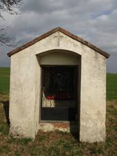 Chapel between Dale�ice and Strope��n, T�eb�� District.jpg