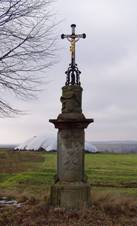 Wayside Cross - crossroad Ole�nice-V�eliby-�erven� Kostelec.JPG