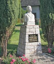 Pomn�k dr.  Franti�ka Josefa Smetany, n�ves Svini��any.JPG