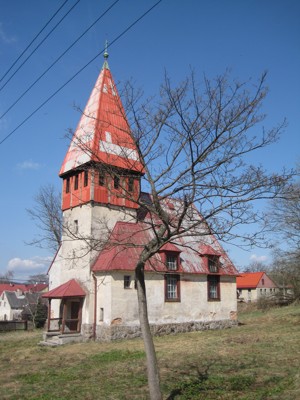 evangelick� kostel od v�chodu - duben 2010