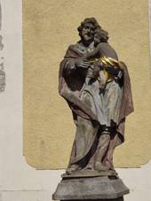 File:Socha sv. Josefa, Horn� Blatn� (detail).JPG
