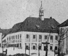 kostel s radnic� na kresb� z doby p�ed rokem 1945