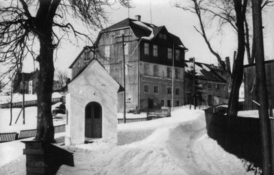 kaple sv. Anny na rozcest� v Horn� Blatn� p�ed rokem 1945