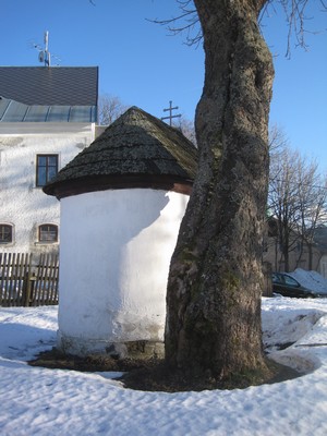 z�v�r kaple od severoz�padu - �nor 2011