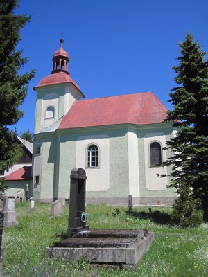 kaple sv. K��e od z�padu - kv�ten 2011