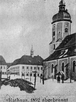 kostel s radnic� na kresb� z doby p�ed rokem 1945
