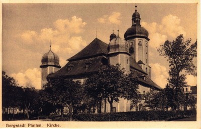 kostel sv. Vav�ince na pohlednici z doby p�ed rokem 1945