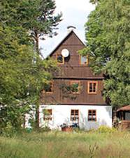 http://upload.wikimedia.org/wikipedia/commons/thumb/e/ed/Pernink%2C_Rybn%C3%A1%2C_house_No._43.jpg/800px-Pernink%2C_Rybn%C3%A1%2C_house_No._43.jpg