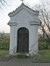 Kapli�ka (Horn� Rove�), za kostelem sv.  Kate�iny.JPG