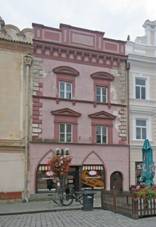 M�stsk� d�m, Pern�t�nsk� n�m. 61 a 62, Pardubice.JPG