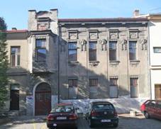 M�stsk� d�m, Bratranc� Veverkov�ch 702, Pardubice.JPG