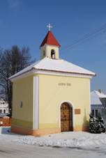 https://upload.wikimedia.org/wikipedia/commons/thumb/f/f9/Nev%C4%9Bzice_%28okres_P%C3%ADsek%29_%284.%29.jpg/800px-Nev%C4%9Bzice_%28okres_P%C3%ADsek%29_%284.%29.jpg
