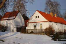https://upload.wikimedia.org/wikipedia/commons/thumb/e/e0/Tukleky_%28Oslov%29_Okres_P%C3%ADsek_%2818%29.JPG/1280px-Tukleky_%28Oslov%29_Okres_P%C3%ADsek_%2818%29.JPG