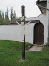 https://upload.wikimedia.org/wikipedia/commons/thumb/c/c7/K%C5%99%C3%AD%C5%BE_v_Mal%C3%A9m_Bolevci_02.jpg/800px-K%C5%99%C3%AD%C5%BE_v_Mal%C3%A9m_Bolevci_02.jpg