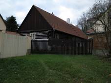 https://upload.wikimedia.org/wikipedia/commons/4/40/Bolevec%2C_d%C5%AFm_%C4%8Dp.10.jpg