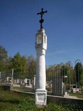 https://upload.wikimedia.org/wikipedia/commons/thumb/3/31/K%C5%99%C3%AD%C5%BE_v%C3%BDchodn%C4%9B_od_Tlu%C4%8Dn%C3%A9_na_svahu_%28Q38148414%29_02.jpg/800px-K%C5%99%C3%AD%C5%BE_v%C3%BDchodn%C4%9B_od_Tlu%C4%8Dn%C3%A9_na_svahu_%28Q38148414%29_02.jpg