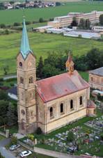 https://upload.wikimedia.org/wikipedia/commons/thumb/c/c9/Dvory%2C_Veleliby%2C_church.jpg/1280px-Dvory%2C_Veleliby%2C_church.jpg