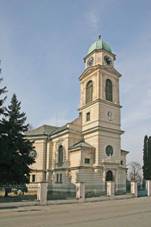 https://upload.wikimedia.org/wikipedia/commons/thumb/d/df/Evangelick%C3%BD_kostel_v_Libici.jpg/800px-Evangelick%C3%BD_kostel_v_Libici.jpg