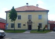 Bystr� (SY), fara.jpg