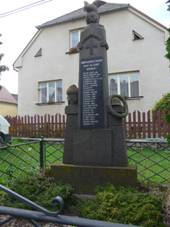 https://upload.wikimedia.org/wikipedia/commons/thumb/9/91/%C5%BDernovice%2C_pam%C3%A1tn%C3%ADk_padl%C3%BDch_v_1._sv%C4%9Btov%C3%A9_v%C3%A1lce.jpg/800px-%C5%BDernovice%2C_pam%C3%A1tn%C3%ADk_padl%C3%BDch_v_1._sv%C4%9Btov%C3%A9_v%C3%A1lce.jpg