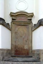 B�evnov Monastery - Gunther of Bohemia - tombstone.jpg