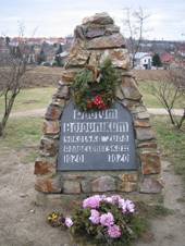 Pamatnik Bila hora.jpg