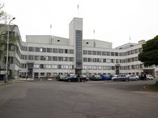 Barrandov, hlavn� budova filmov�ch ateli�r�.jpg