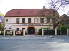 Hostiva�, Selsk� dv�r.jpg