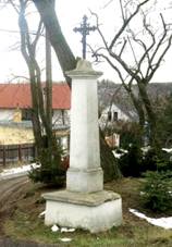 K�� na rozcest� ulic Hlavn� a U K��ku v Husinci (Q66564770) 01.jpg