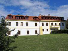 Praha_8_St��kov_zem�d�lsk�_dv�r_01.jpg