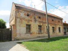 https://upload.wikimedia.org/wikipedia/commons/thumb/0/05/Klopotovice%2C_%C4%8D.p._4.jpg/1280px-Klopotovice%2C_%C4%8D.p._4.jpg