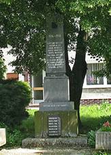 https://upload.wikimedia.org/wikipedia/commons/thumb/4/4c/L%C3%BDsky_v%C3%A1le%C4%8Dn%C3%BD_pomn%C3%ADk.jpg/1280px-L%C3%BDsky_v%C3%A1le%C4%8Dn%C3%BD_pomn%C3%ADk.jpg