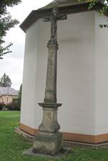 M�rovice nad Hanou, k�� u kostela.jpg