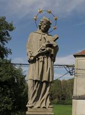 T�eb�ice, socha svat�ho Jana Nepomuck�ho.jpg