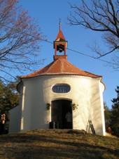 https://upload.wikimedia.org/wikipedia/commons/thumb/e/ee/Libcice_NK-2007-12-29-Kaple.JPG/800px-Libcice_NK-2007-12-29-Kaple.JPG