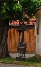 https://upload.wikimedia.org/wikipedia/commons/thumb/1/13/Pe%C4%8Di%C4%8Dky_-_kaple.JPG/1024px-Pe%C4%8Di%C4%8Dky_-_kaple.JPG