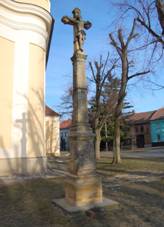 K�� p�ed kostelem, Kralice na Han�, okres Prost�jov.jpg