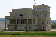 Dob���, Kab�tova vila.JPG