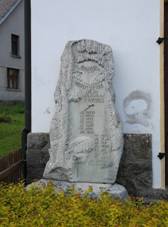 https://upload.wikimedia.org/wikipedia/commons/thumb/5/59/Horosedly_pam%C3%A1tn%C3%ADk.jpg/800px-Horosedly_pam%C3%A1tn%C3%ADk.jpg