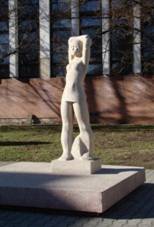 47 - Socha ml�d�