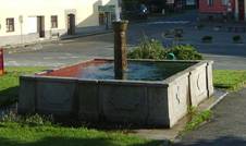 https://upload.wikimedia.org/wikipedia/commons/thumb/e/e5/Hartmanice%2C_zast._%C4%8CSAD.JPG/1024px-Hartmanice%2C_zast._%C4%8CSAD.JPG