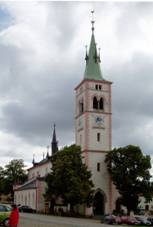 https://upload.wikimedia.org/wikipedia/commons/thumb/d/db/Ka%C5%A1persk%C3%A9_hory%2C_kostel_EX.JPG/800px-Ka%C5%A1persk%C3%A9_hory%2C_kostel_EX.JPG