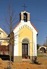 https://upload.wikimedia.org/wikipedia/commons/thumb/3/3f/Be%C4%8Dice_n%C3%A1ves_3.jpg/1280px-Be%C4%8Dice_n%C3%A1ves_3.jpg