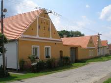 Debrnik-2009-07-05-DumNaHlavniUlici.JPG