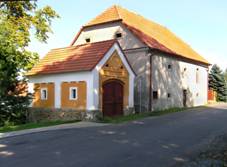 https://upload.wikimedia.org/wikipedia/commons/thumb/4/42/Dra%C5%BEi%C4%8Dky%2C_Common_4.jpg/1280px-Dra%C5%BEi%C4%8Dky%2C_Common_4.jpg