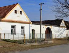 Vesce, old farm.jpg