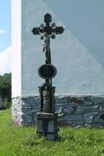 https://upload.wikimedia.org/wikipedia/commons/thumb/2/23/Zadn%C3%AD_St%C5%99%C3%ADte%C5%BE%2C_k%C5%99%C3%AD%C5%BE_u_kaple_%282020-08-07%3B_01%29.jpg/800px-Zadn%C3%AD_St%C5%99%C3%ADte%C5%BE%2C_k%C5%99%C3%AD%C5%BE_u_kaple_%282020-08-07%3B_01%29.jpg