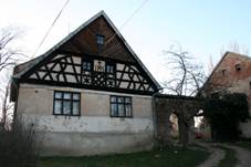 D�m v Dobr� Vod� u Tou�imi